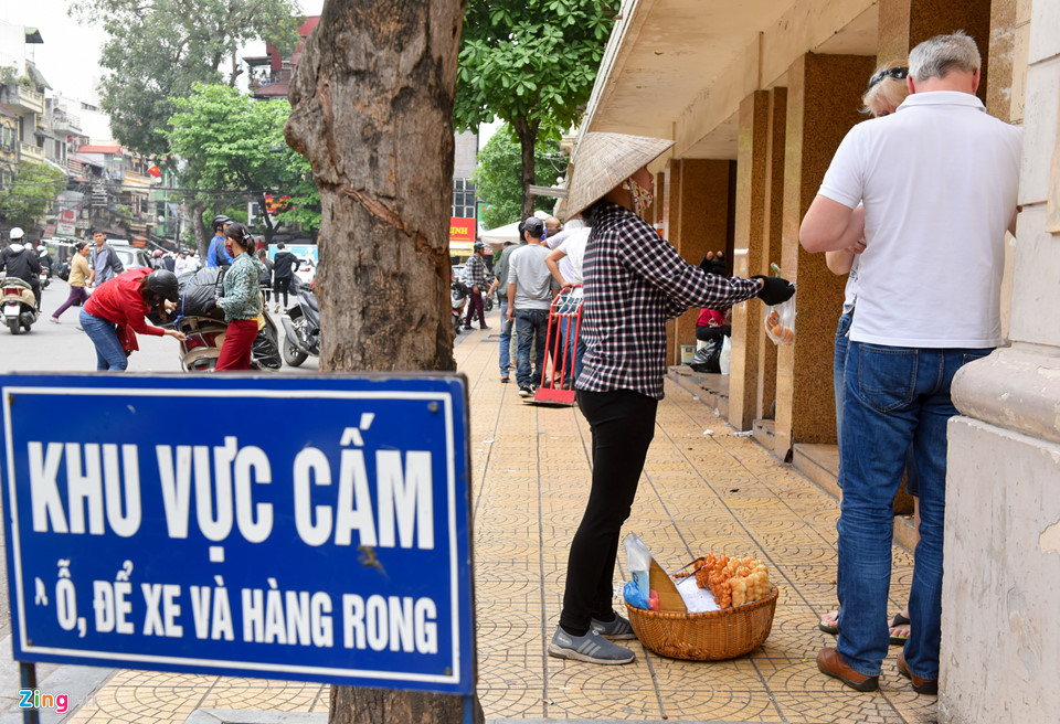 Cảnh nhếch nhác, xuống cấp ở chợ Đồng Xuân